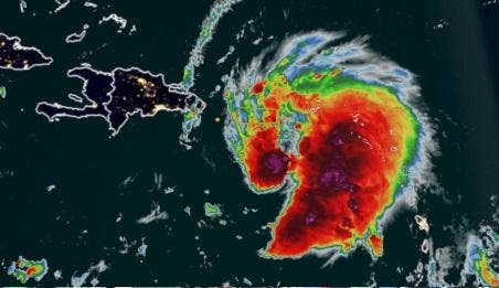 Lee es ya huracán categoría 4; se forma tormenta tropical Margot 1 huracan lee