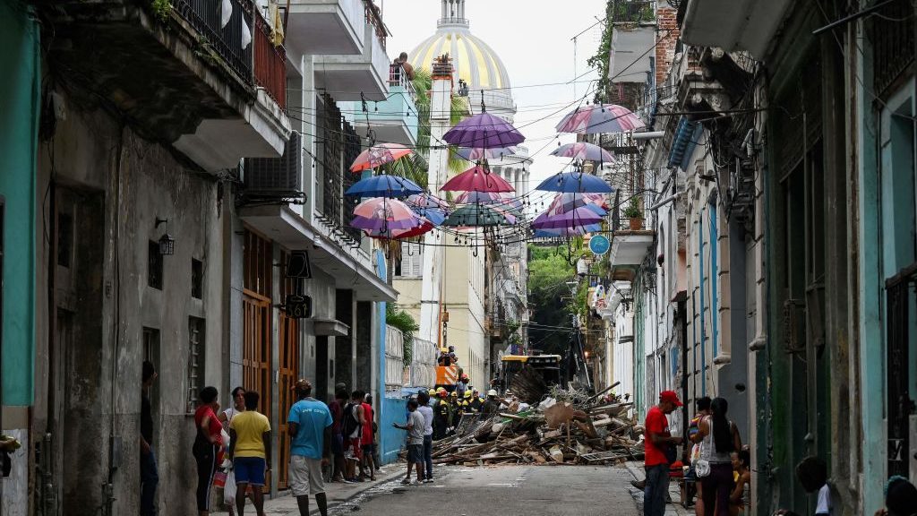 Derrumbe de edificio en La Habana deja un muerto y dos personas hospitalizadas