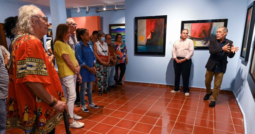 Centro Cultural Banreservas realiza conversatorio sobre la obra de Guillo Pérez - Z 101 Digital
