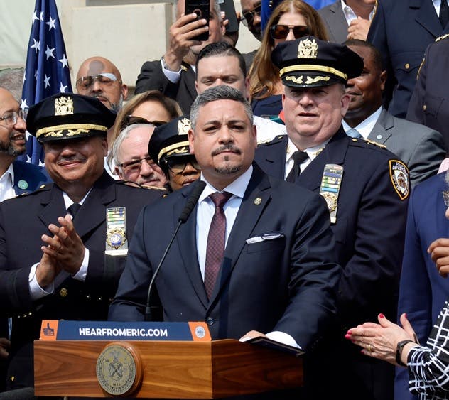 NYPD presenta en sus cuarteles guía para víctimas de violencia sexual — El Nacional