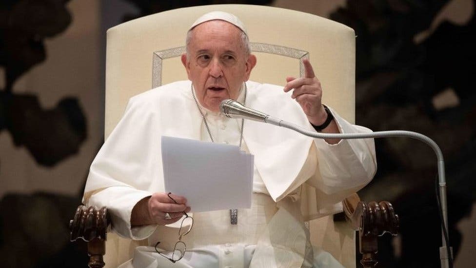 El papa dice que una “hipocresía” criticar la posibilidad de bendecir a las parejas gais — El Nacional