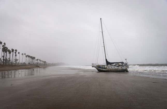 Imagen para el artículo titulado La costa de California azotada por fuertes lluvias