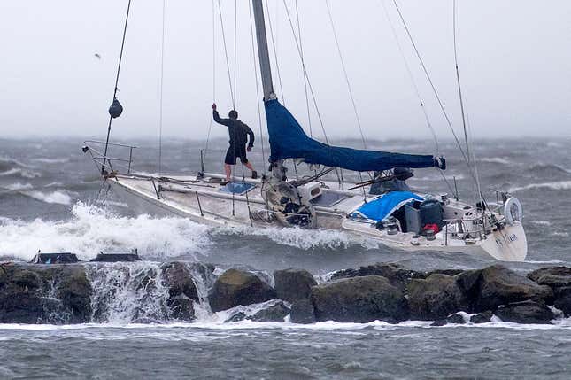 Imagen para el artículo titulado La costa de California azotada por fuertes lluvias