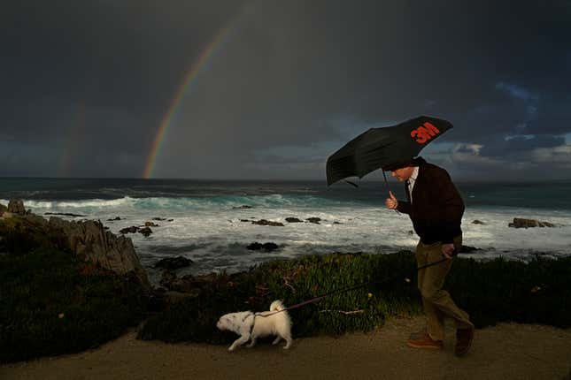Imagen para el artículo titulado La costa de California azotada por fuertes lluvias