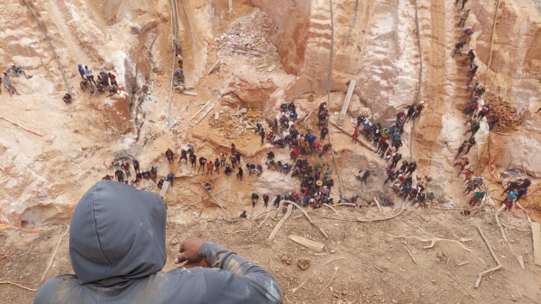 Reportan unos 30 fallecidos tras derrumbe en mina de oro en Venezuela