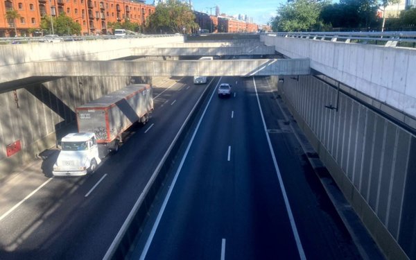 Autopista La Plata.- El Paseo del Bajo habilitado para autos: claves a tener en cuenta y evitar "cazabobos"