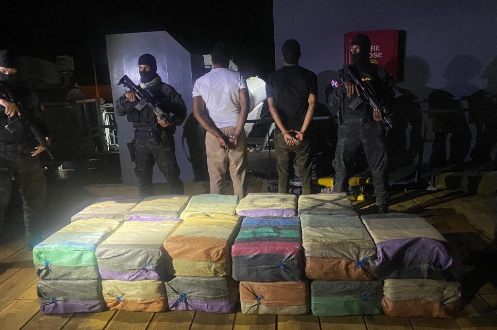 ¡Uf! Más cocaína; incautan otros 767 paquetes en Baní 2 mucha cocaina
