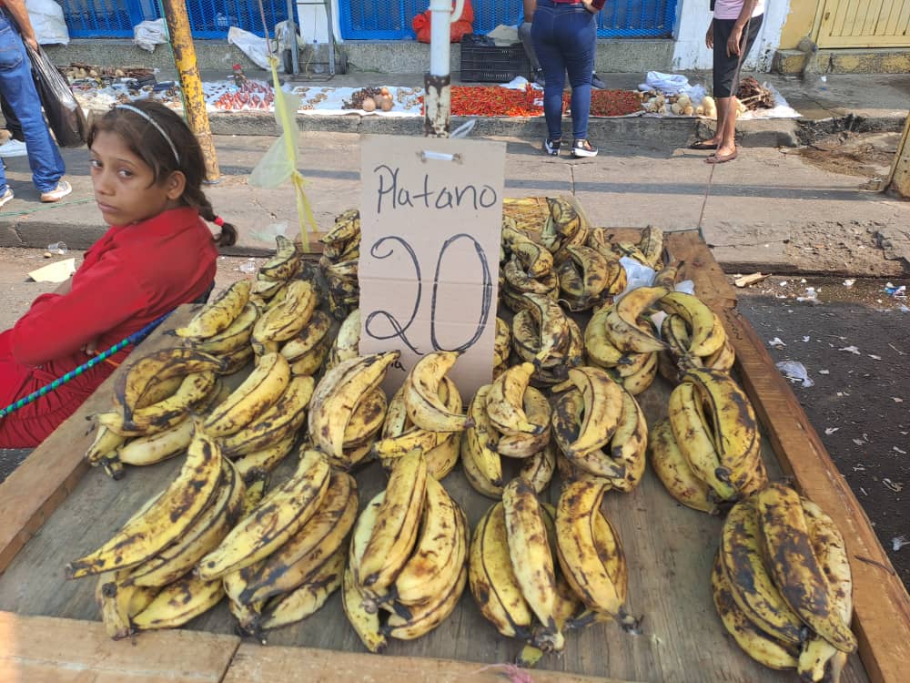 Venta de ají y plátano predomina en el mercado de El Tigre por los días santos (+Fotos)