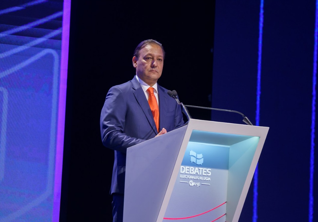 Abel Martínez comparte sus ideas y propuestas en debate de ANJE
