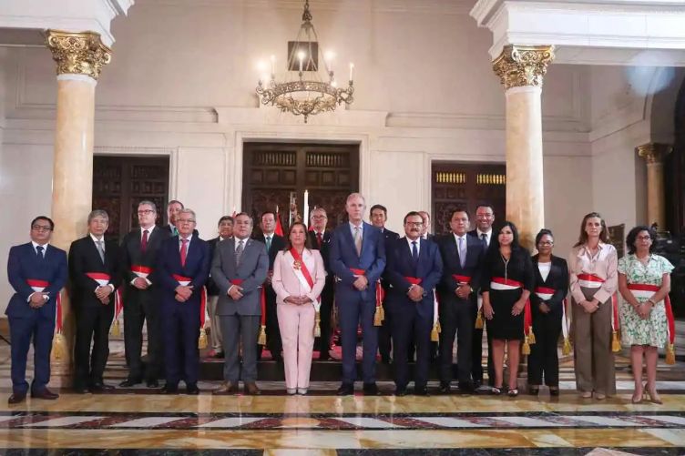 Cambios de Gabinete peruano en medio de crisis por caso Rolex