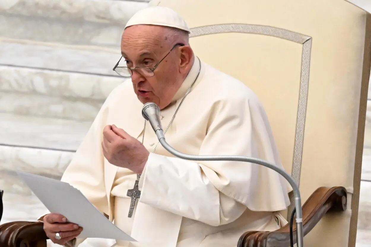 El papa pide no quedarse "inertes" ante el actual "peligroso conflicto global a pedazos"