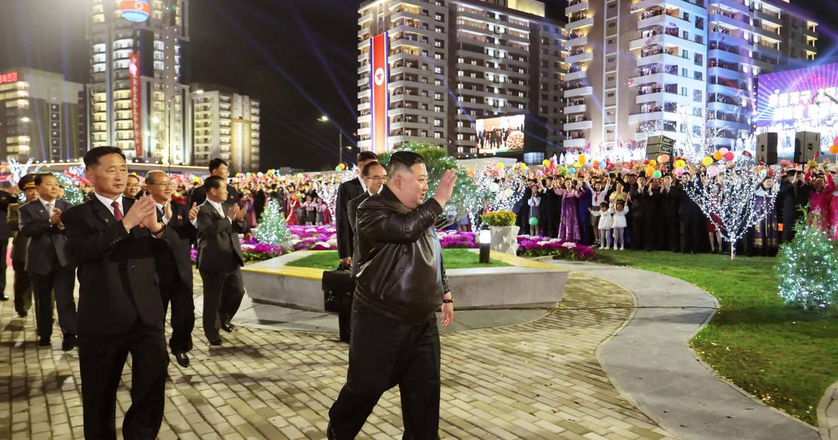 Kim Jong Un supervisa simulacro de “contrataque nuclear”, según agencia estatal