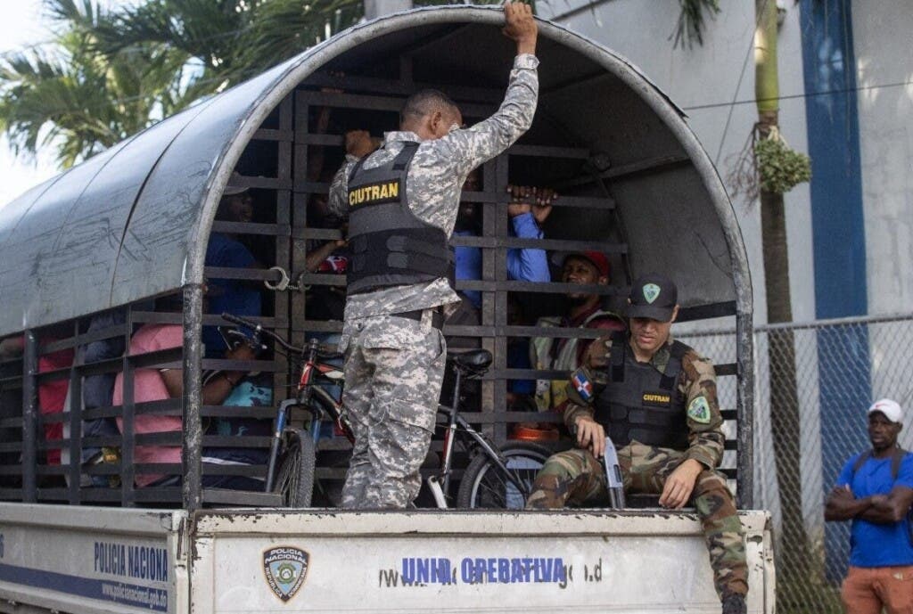 Haití pide a RD detener deportación brutal y racista de sus compatriotas