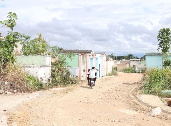 Abandono y deterioro en Cementerio Cristo Salvador, ¿y los de la capital qué?